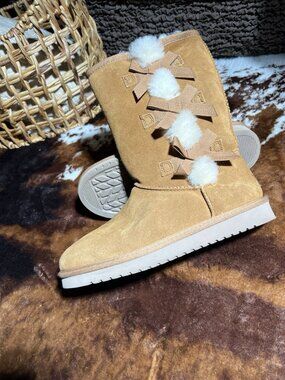 Koolaburra by UGG Women’s Ankle Boots Size 8 Brown Suede